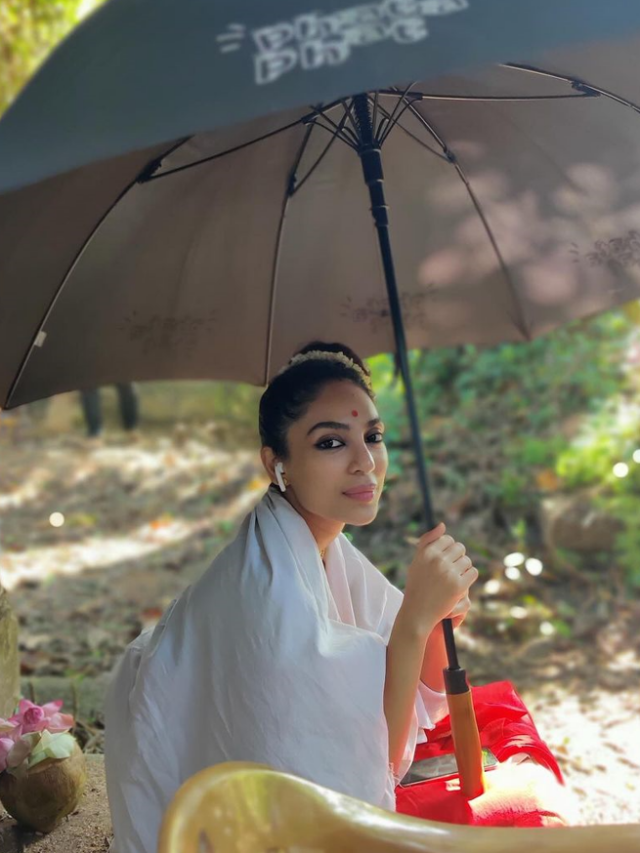 Sobhita Dhulipalla Behind The Camera Of  Love Sitara