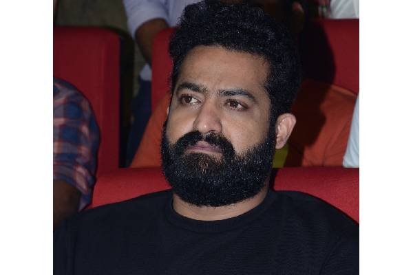 bimbisara pre release event ntr wear T Shirt price will shock you  Jr Ntr:  బింబిసార ప్రిరిలీజ్ ఈవెంట్‌లో.. ఎన్టీఆర్ ధరించిన టీ షర్ట్ ధర తెలిస్తే షాక్  అవ్వాల్సిందే..!– News18 Telugu