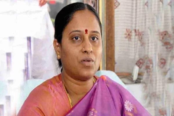 Minister Konda Surekha Mass Warning to BRS KTR