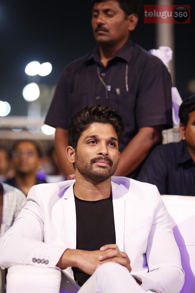 Sarrainodu Set339