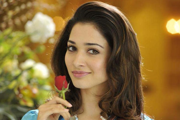 Tamannah to gain weight for Abhinetri Movie