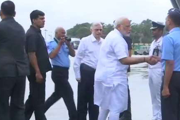Modi begins aerial survey of Kerala floods