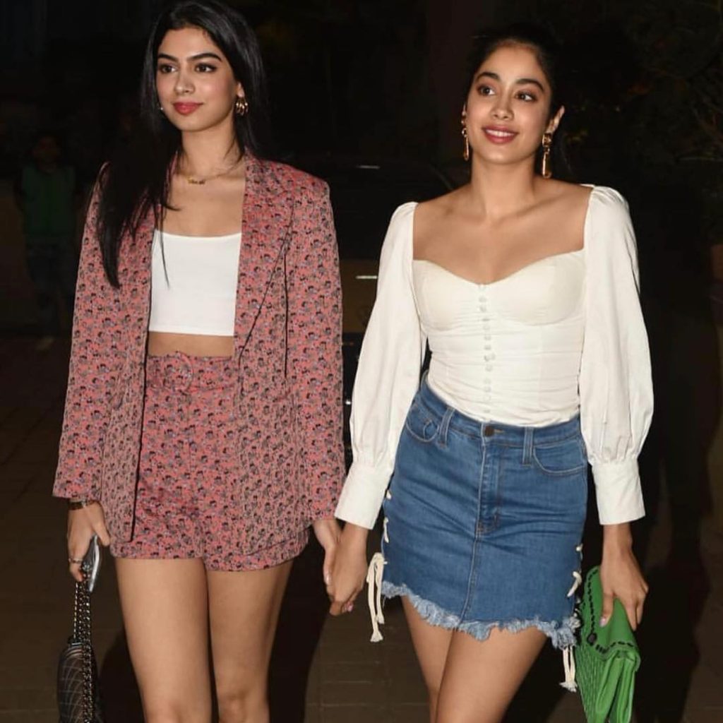 Pic Talk: Kapoor Sisters Sizzling Click