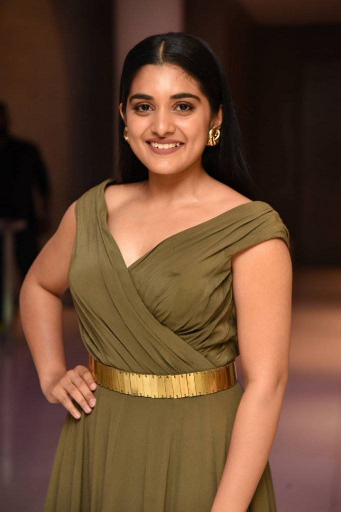 Shalini Pandey and Niveda Thomas at 118 success meet