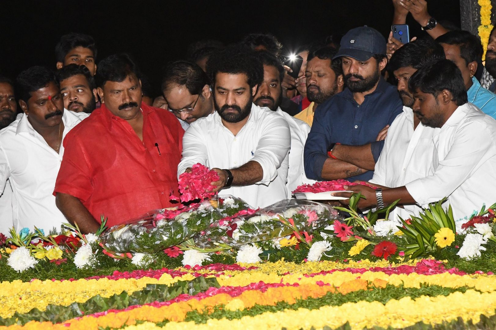 Jr NTR - Kalyan Ram at NTR Ghat - Telugu 360