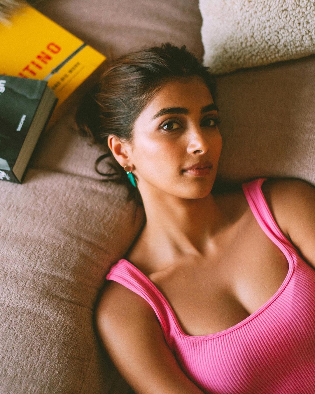 Pic Talk Hot And Sultry Pooja Hegde 9809