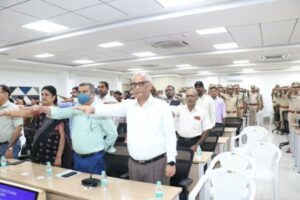 Telangana Secretariat Employees Take Constitution Day Pledge - Telugu360