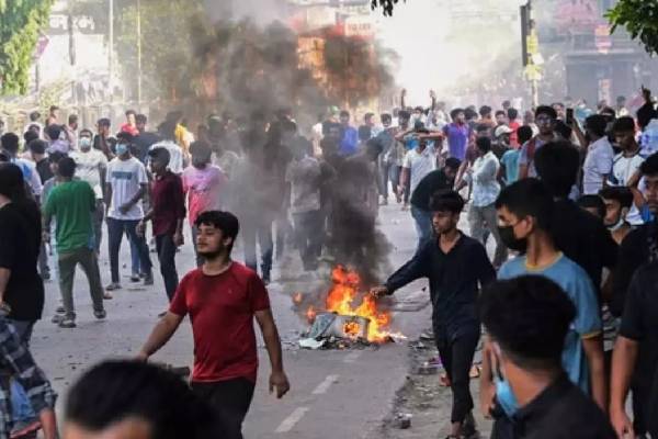 1000 Indian Students Flee Bangladesh Amid Ongoing Protests