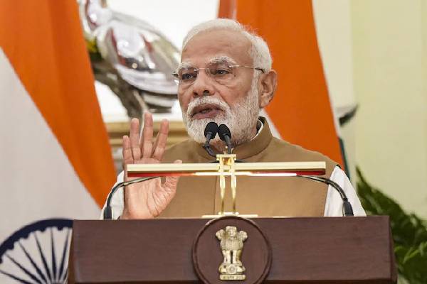 Narendra Modi Slams Congress